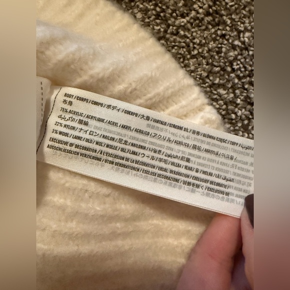 NWT Abercrombie thick cable knit turtleneck sweater - Picture 5 of 6